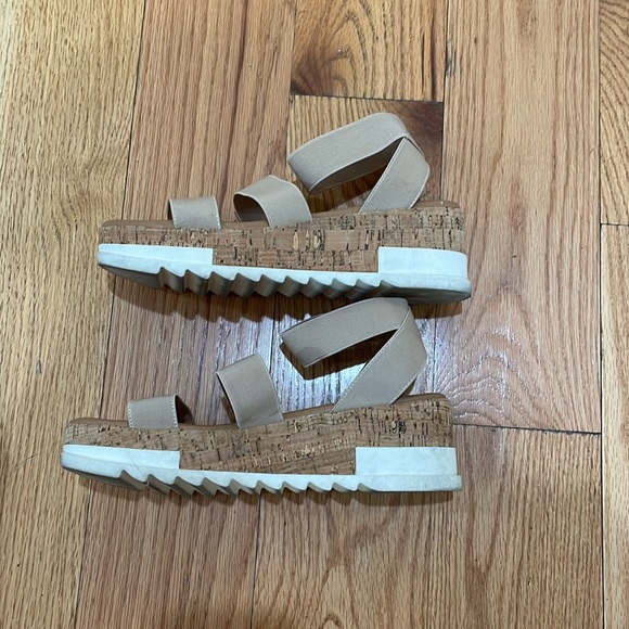 Steve Madden Bandi Sandals in Blush - Picture 5 of 11